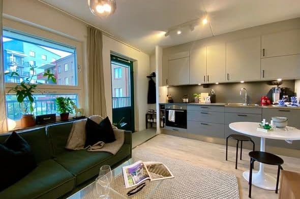 Ljus 1,5:a nära bad & natur i Farsta